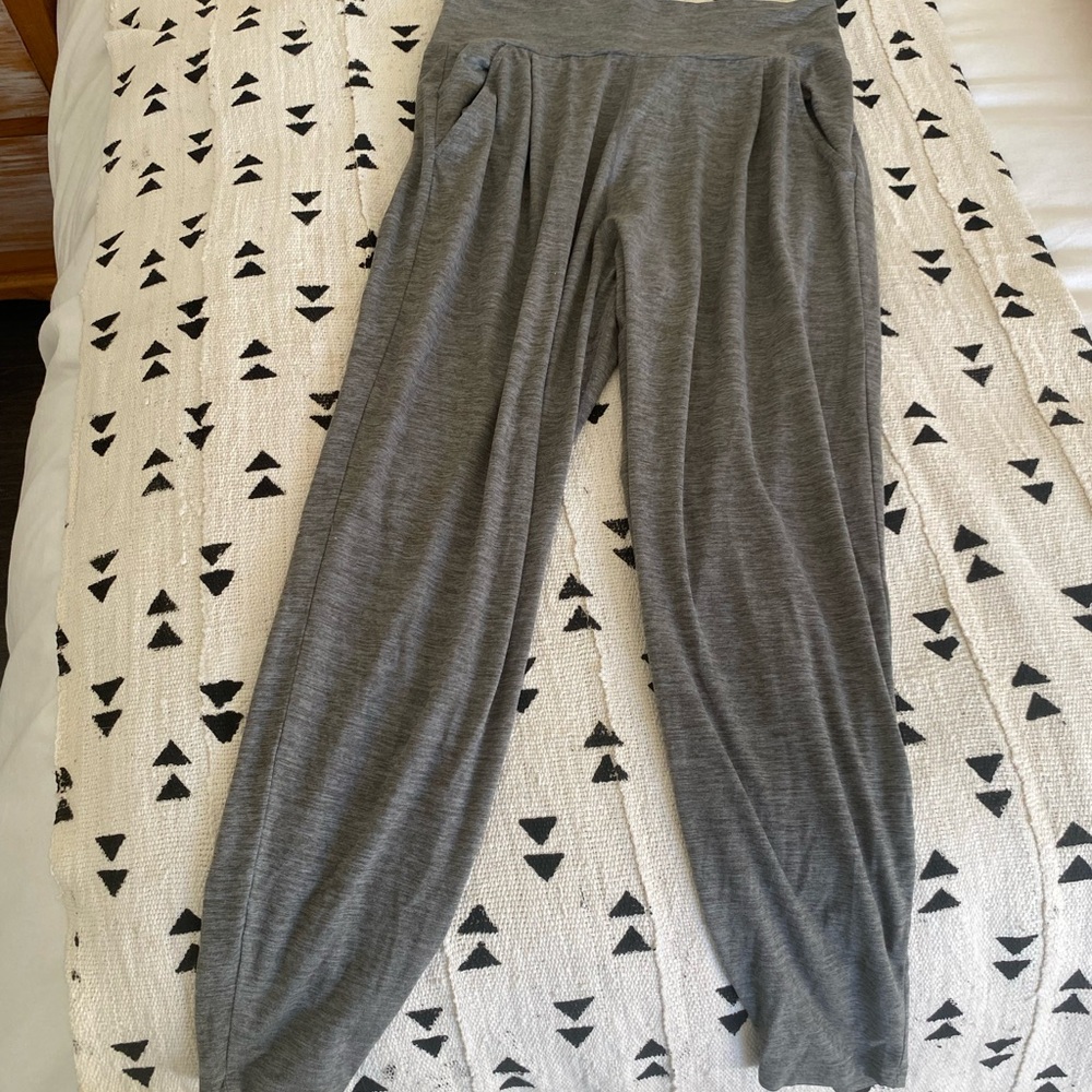 Vuori Heather Gray Relaxed Pants